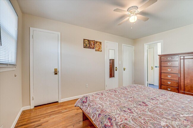 Building Photo - 79 Beechwood Ave