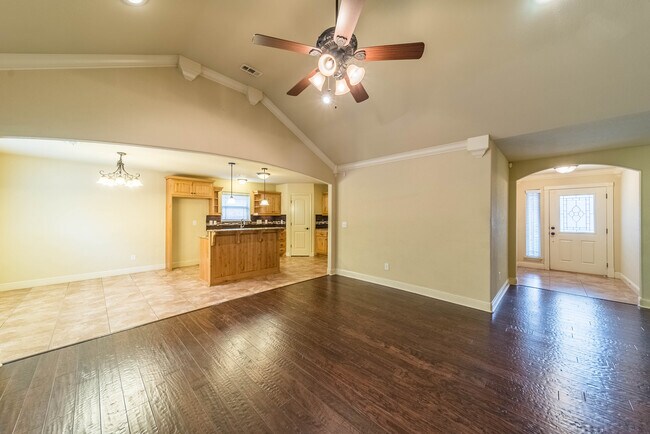 Building Photo - 3205 SW Briar Creek Ave