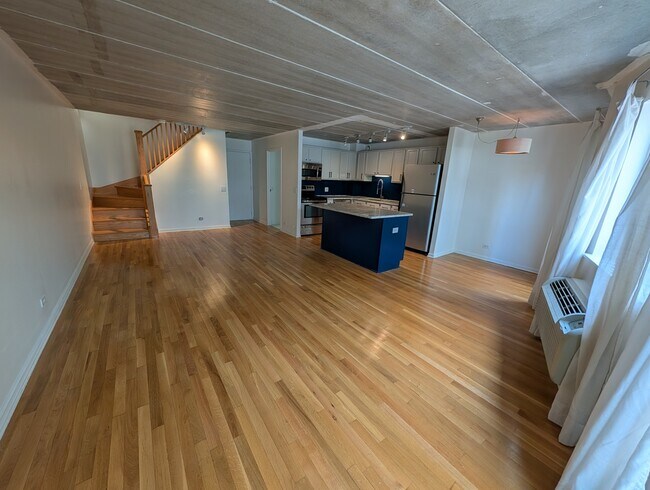 Building Photo - 711 W Gordon Terrace