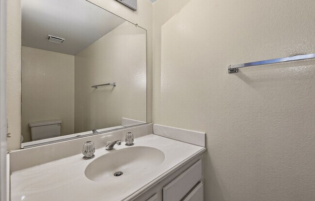 Building Photo - 3-Bedroom 2-Story Redlands Home with Big Backyard