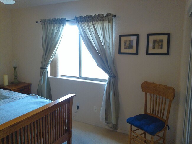 Building Photo - 1740 Quartz Ln