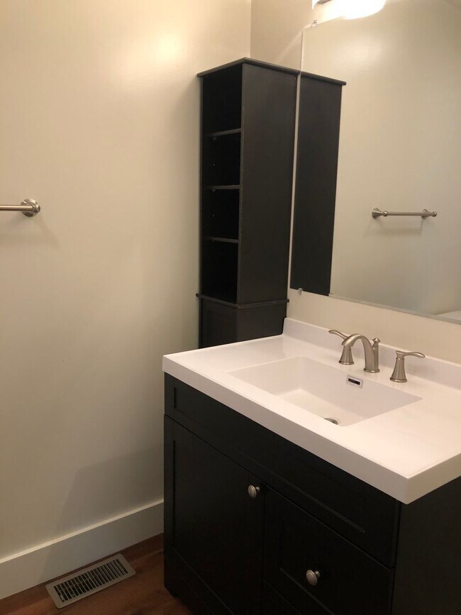 Building Photo - 714 S Henderson St