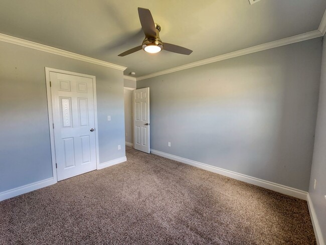 Building Photo - 3 bed, 2 bath home in Shawnee!