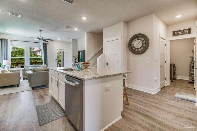 Building Photo - 14358 Gardenglen Dr