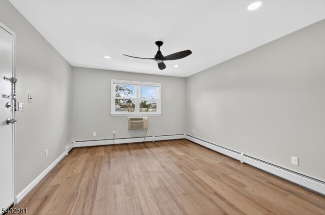 Building Photo - 52 Naples Ave