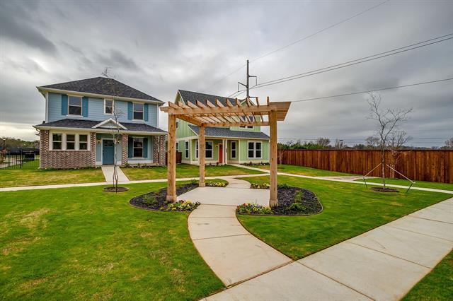 Building Photo - 302 Red Bird Ln