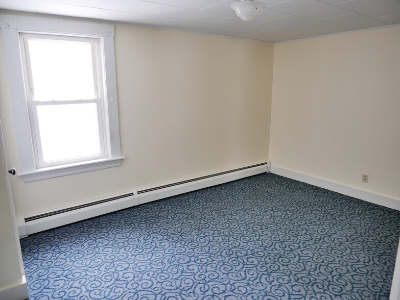 Building Photo - 134 Knox St