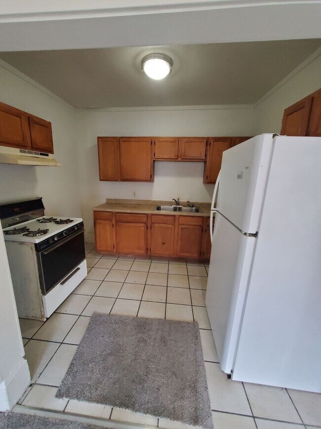 Interior Photo - 2002 57th St. (8 Unit)