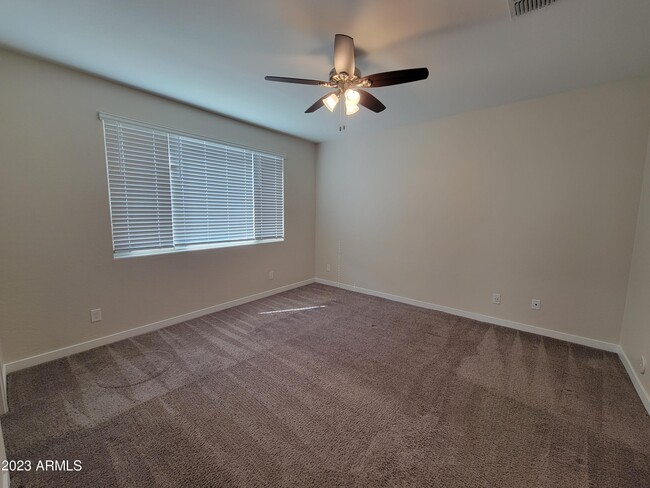 Building Photo - 9825 E Talon Ave