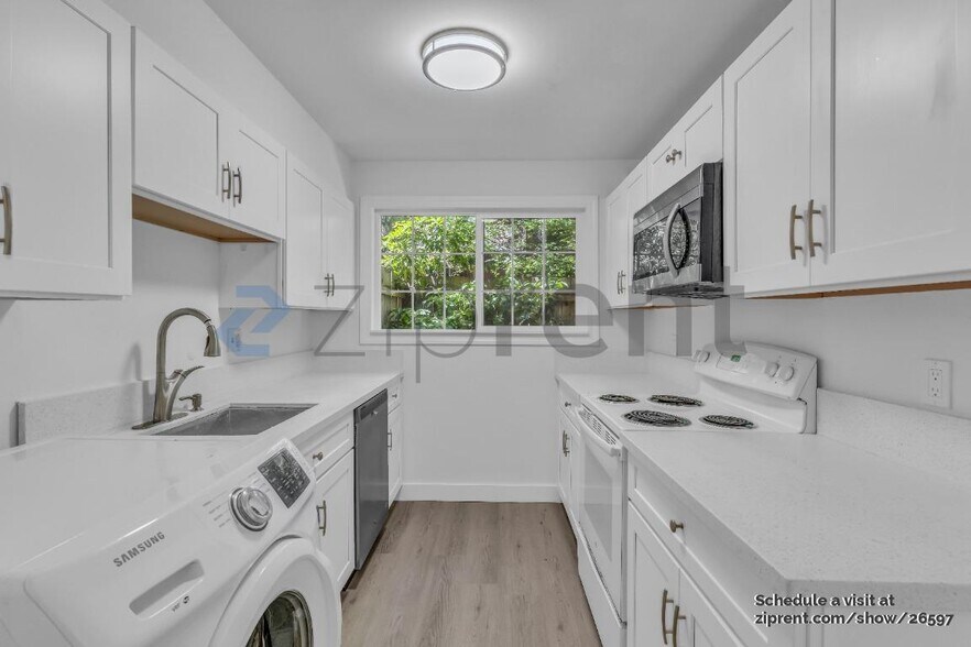 Building Photo - 12211 SE 59th St