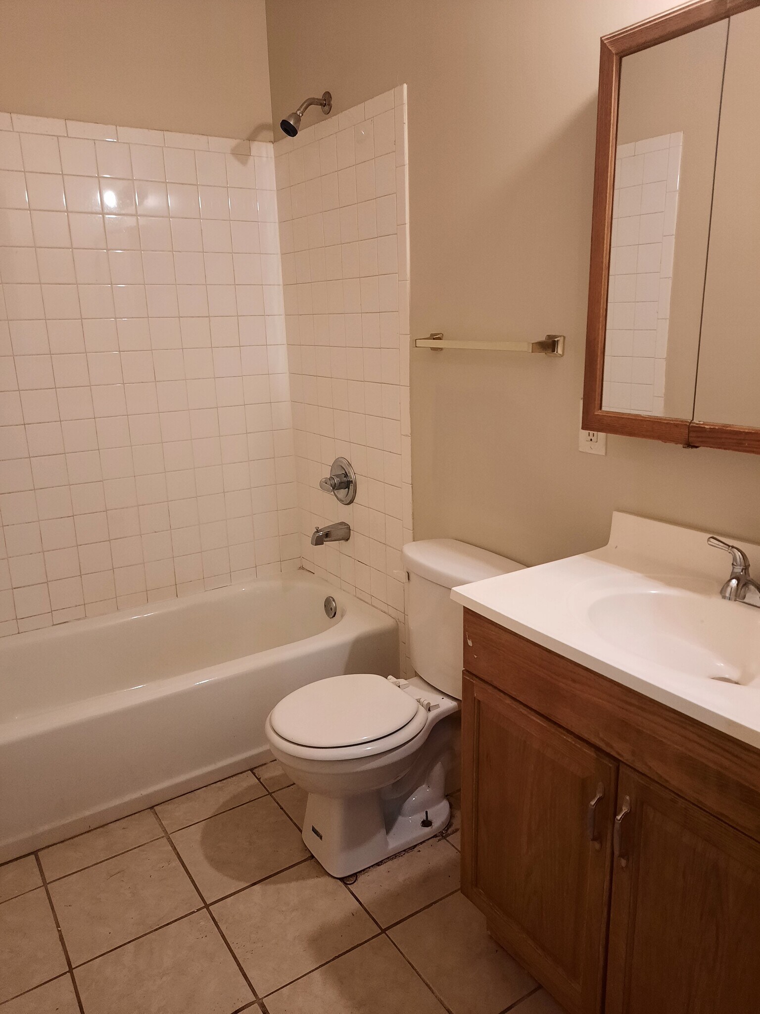 Master Bath - 5301 Mansfield Ct