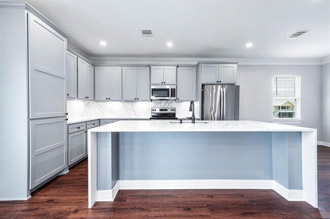 Building Photo - 4014 Mitote Dr