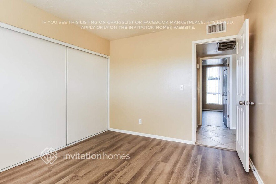 Building Photo - 3531 W Vogel Ave