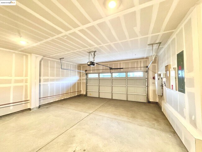 Building Photo - 2850 Talkeetna St