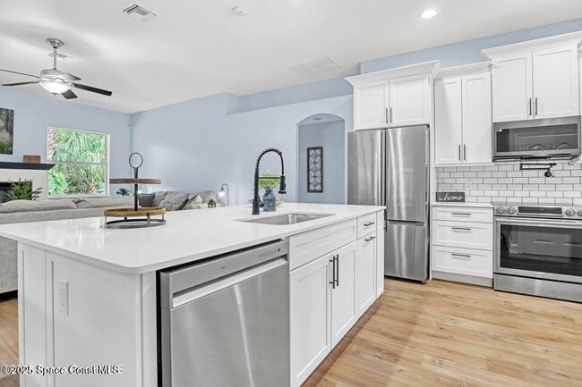 Building Photo - 2559 Christopher Dr