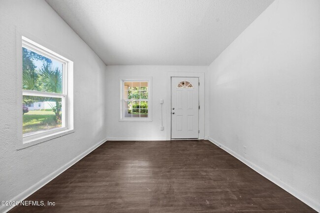 Building Photo - 5846 Abelia Rd