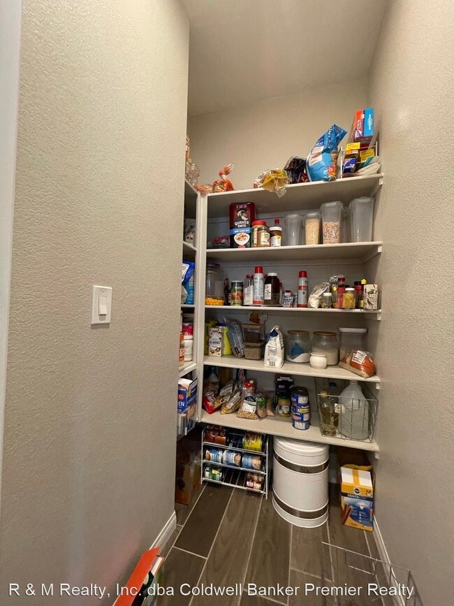 Building Photo - 12483 Point Sierra St