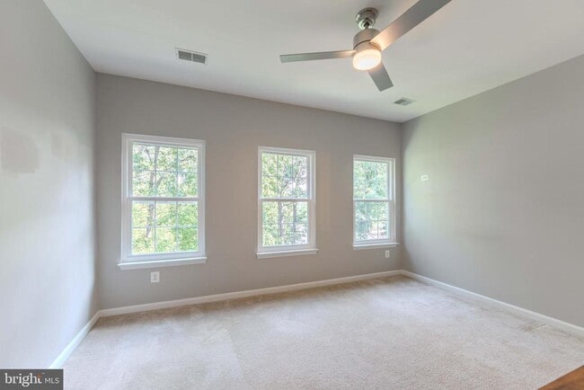 Building Photo - 2663 Manhattan Pl