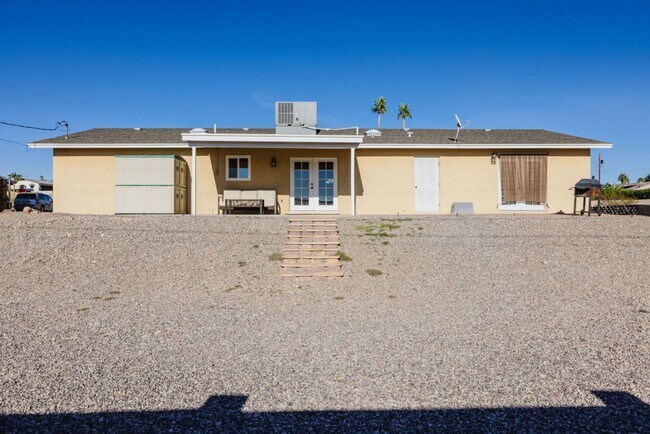 Building Photo - Your Year-Round Retreat in LHC!