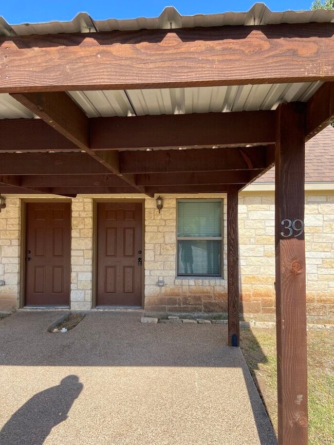 Building Photo - 39 Addi Lane