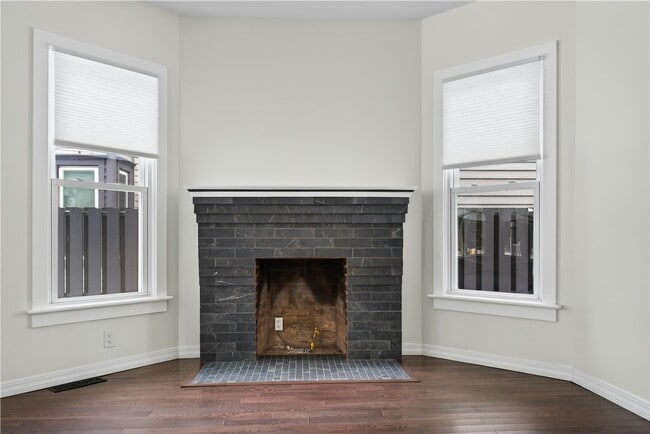 Building Photo - 38 Cedar St