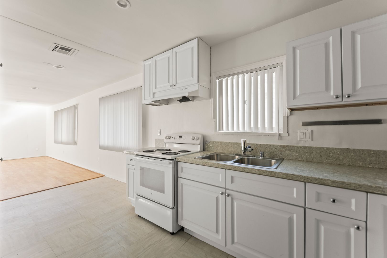 Building Photo - 5738 Woodman Ave