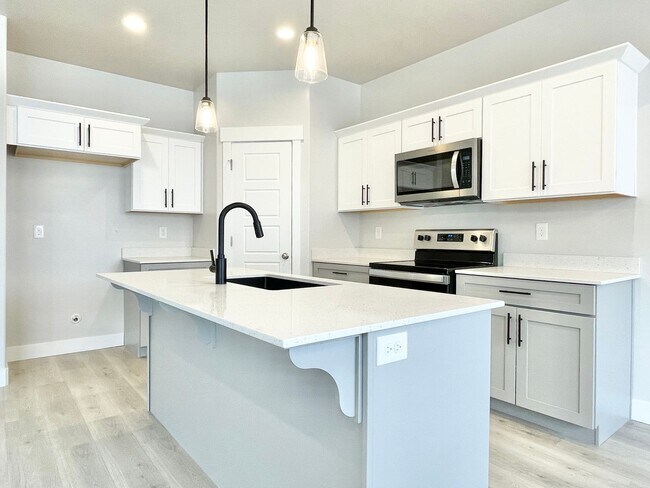 Building Photo - Gorgeous Lehi Home at The Exchange!