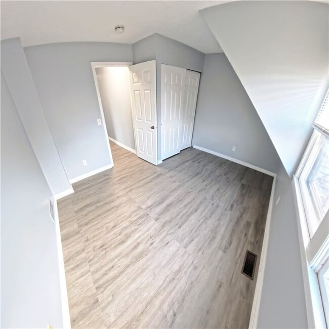 Building Photo - 14 Atkinson St