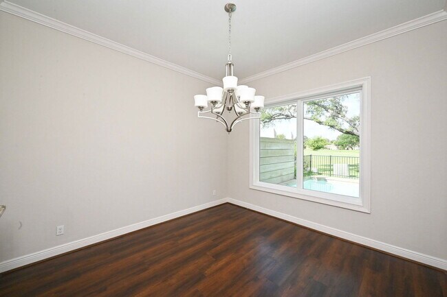 Building Photo - 414 Fox Briar Ln