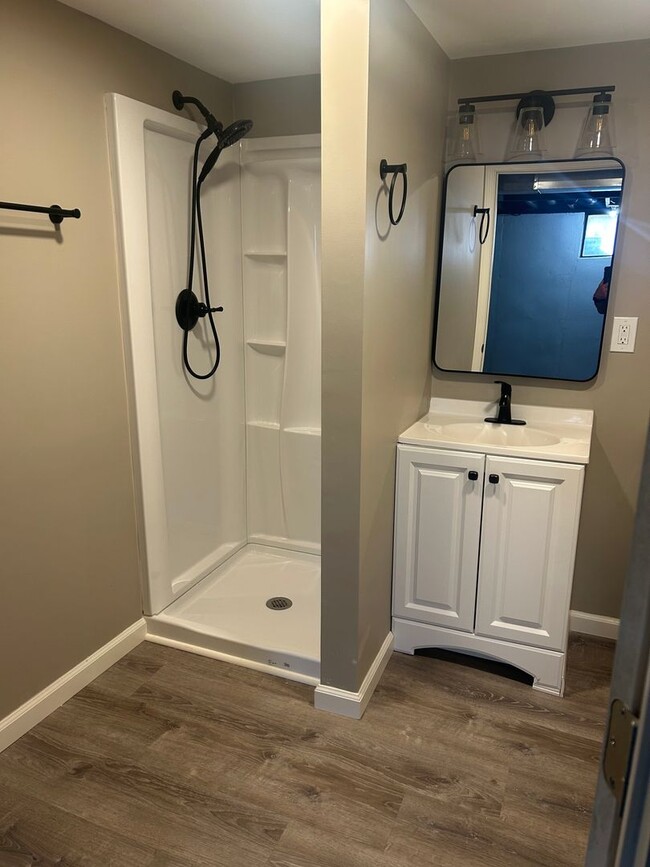 Building Photo - AVAILABLE NOW! Beautiful 3 Newly Rehabbed ...
