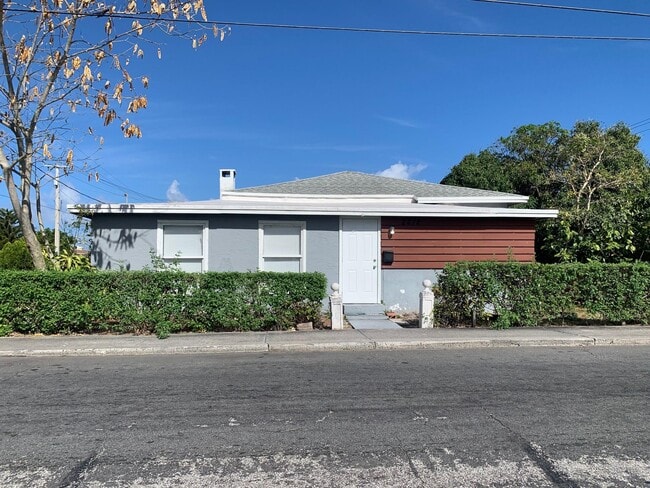 Primary Photo - 2212 Division Ave