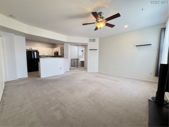 Building Photo - 5855 Valley Dr