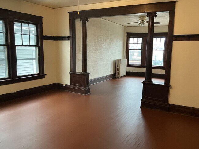 Building Photo - 800-802 S 32nd St