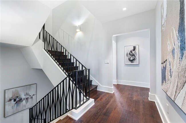 Building Photo - 3376 Peachtree Rd NE