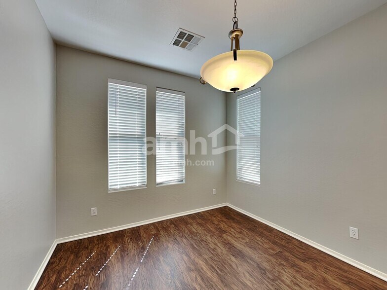 Building Photo - 5339 W Chisum Trl
