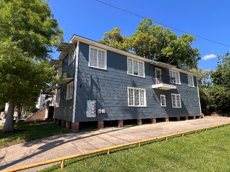 Building Photo - 3259 Carlotta St