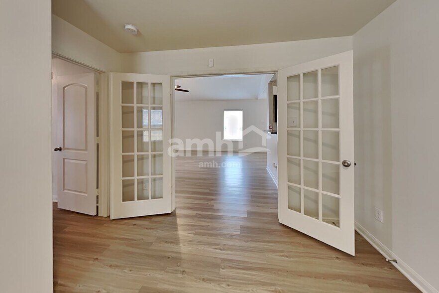 Building Photo - 22431 Bauer Canyon Dr