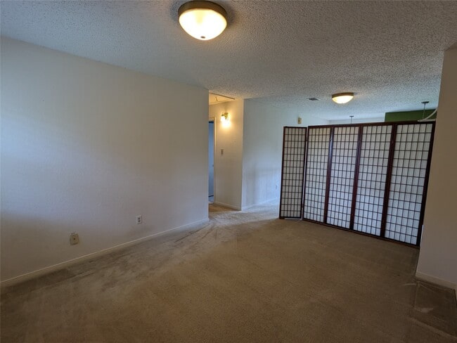 Building Photo - 4715 Sunshine Dr