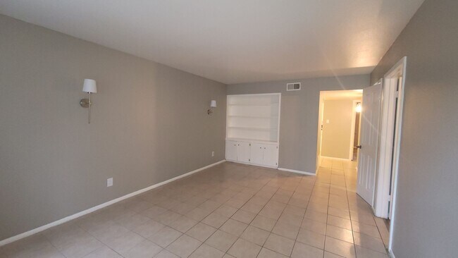 Building Photo - Spacious 2 bedroom in Balcones Heights