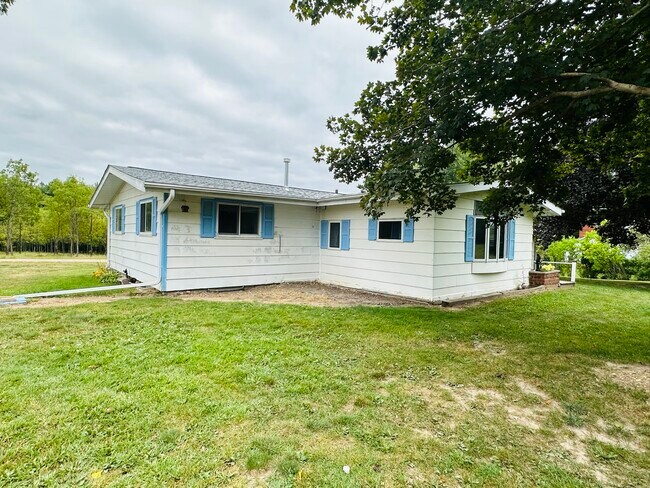 Building Photo - 3902 N Flansburg Rd