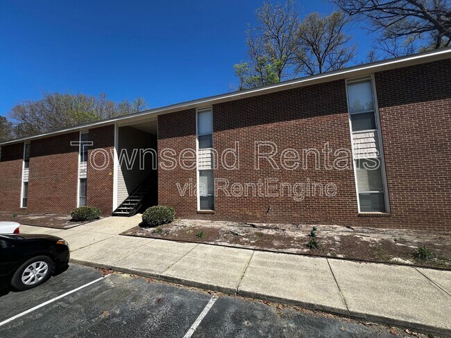 Building Photo - 5841 Century Oaks Dr