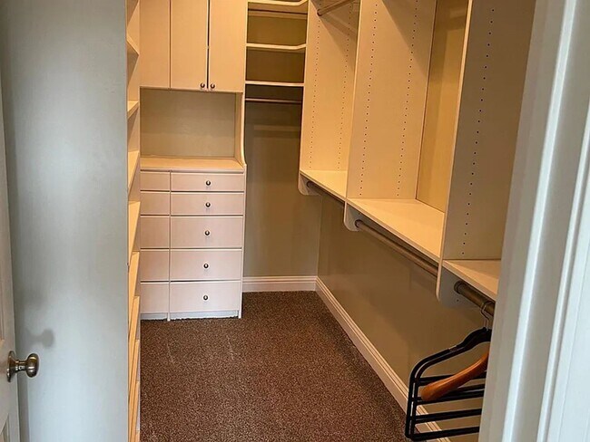 Building Photo - Large 4 Bed 3 BAth home for rent in Lakeshore - Lodi