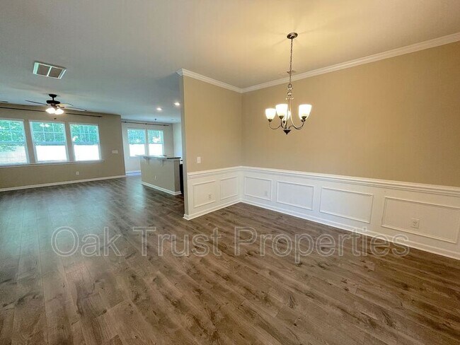 Building Photo - 156 Blackwater Way