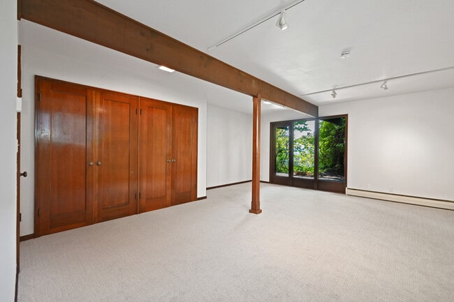 Building Photo - 9309 Fauntleroy Wy SW