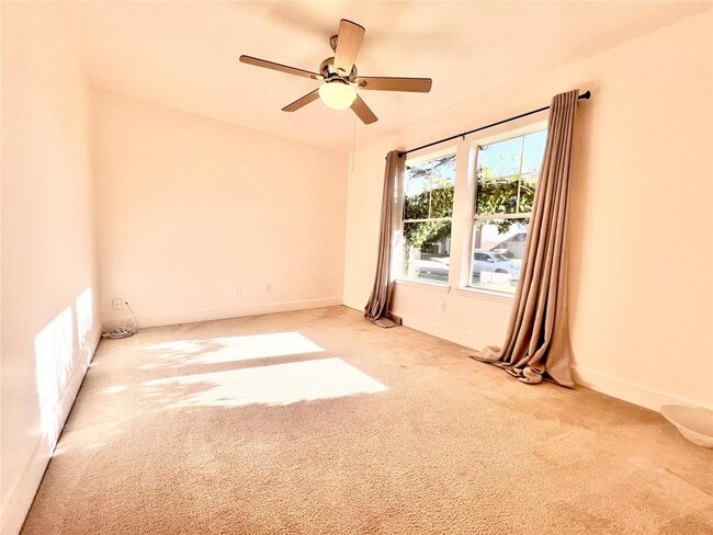Building Photo - 5015 Summit Lodge Dr