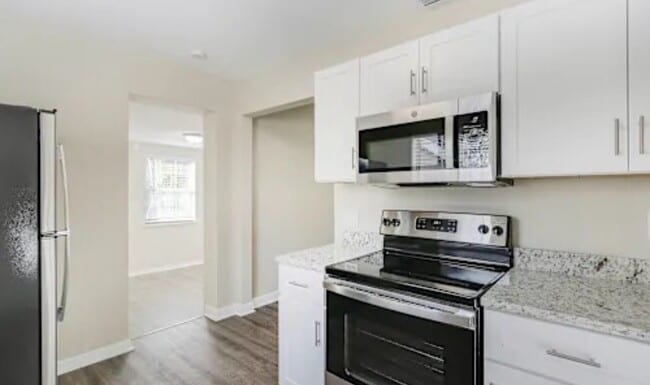 Building Photo - 2818 17th Ave N