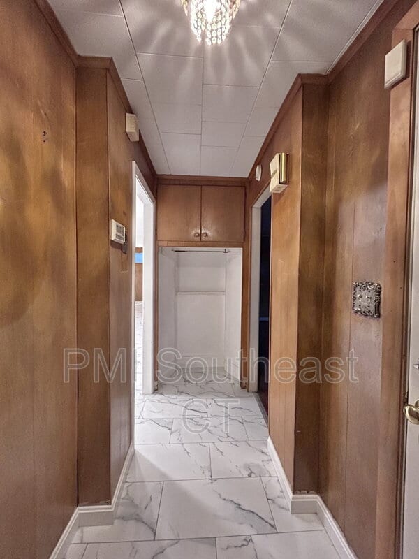 Building Photo - 121 Shaw St