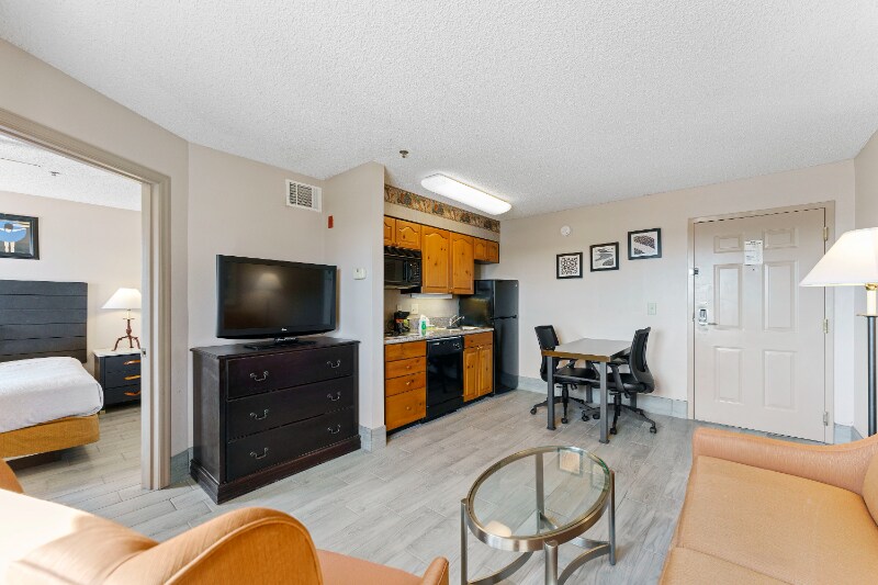 Building Photo - 9880 N Scottsdale Rd