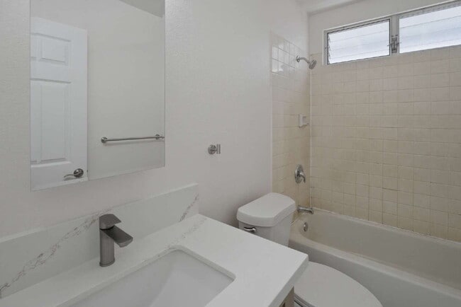 Building Photo - Freshly Renovated 3BR/2BA Home with 2-Car Carport