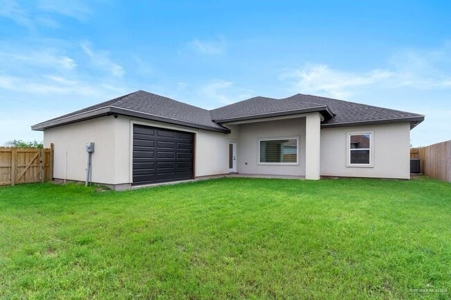 Building Photo - 12 Arboledas Dr